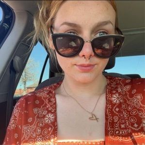 Meet your Posher, Joy